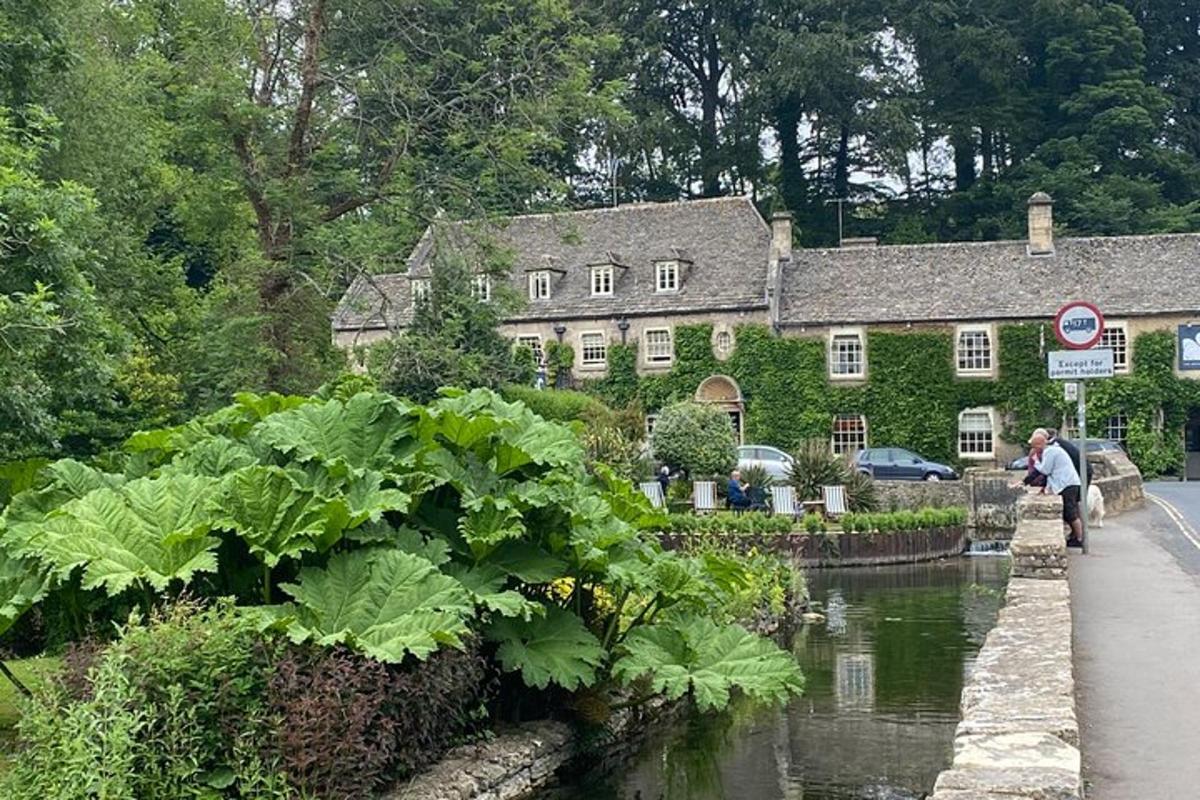 Private Cotswold Villages Day Tour see the beauty of the Villages