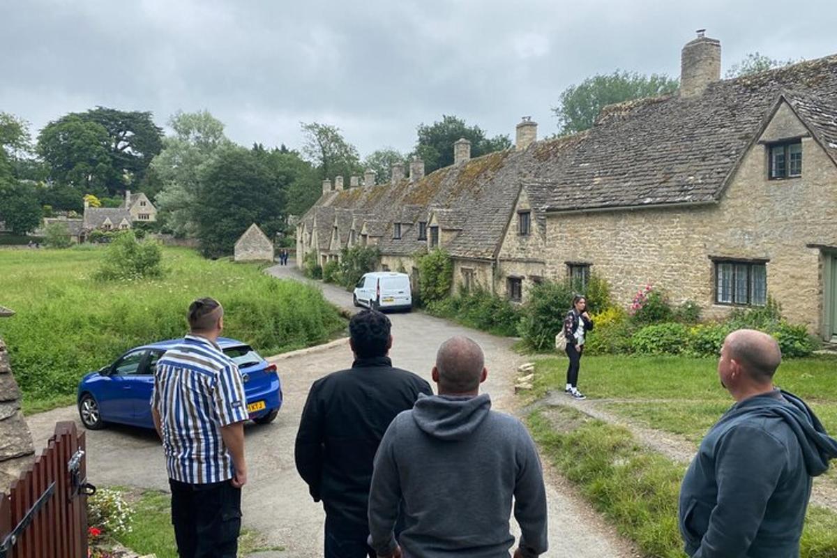 Private Cotswold Villages Day Tour see the beauty of the Villages