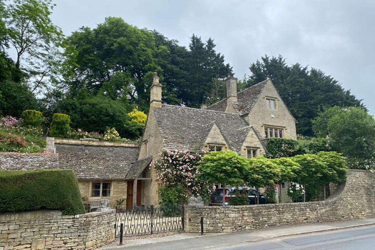 Private Cotswold Villages Day Tour see the beauty of the Villages