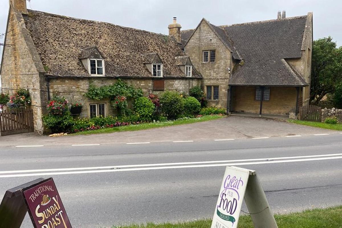 Private Cotswold Villages Day Tour see the beauty of the Villages
