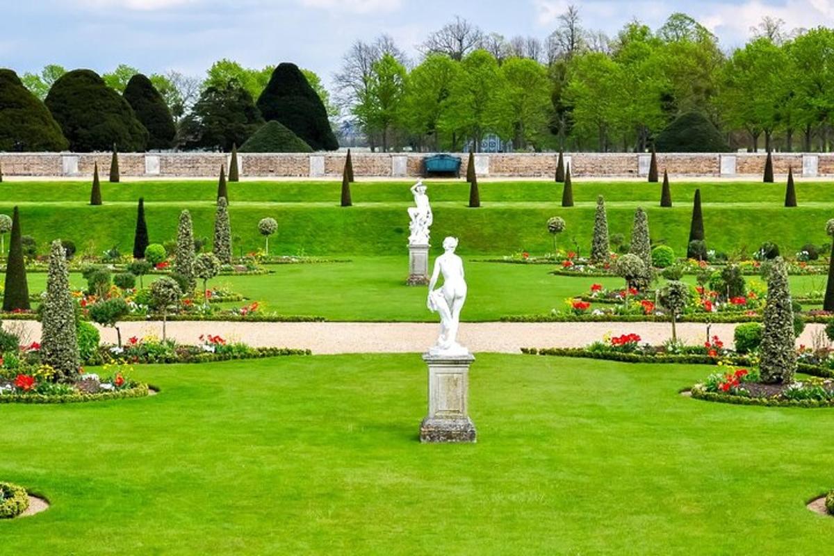 Private Windsor & Hampton Court with Pick Up and Drop Off