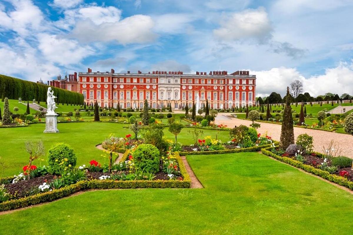 Private Windsor & Hampton Court with Pick Up and Drop Off