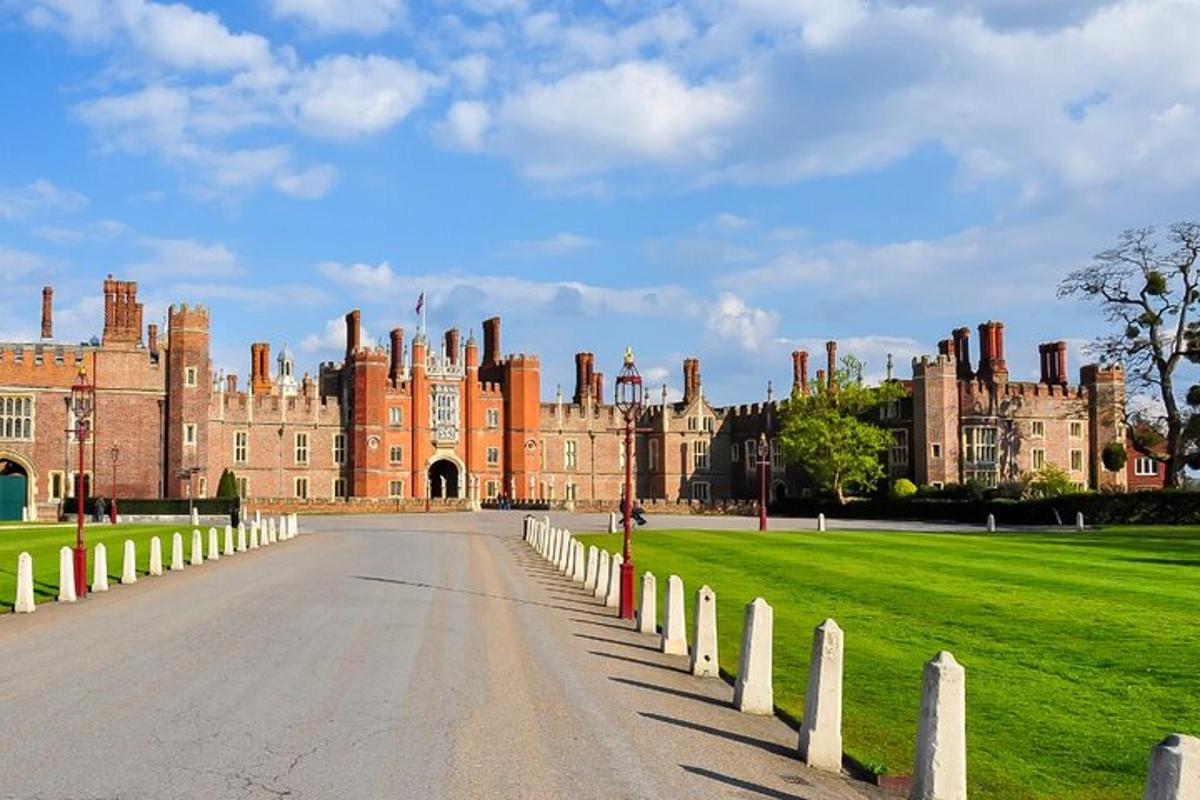 Private Windsor & Hampton Court with Pick Up and Drop Off