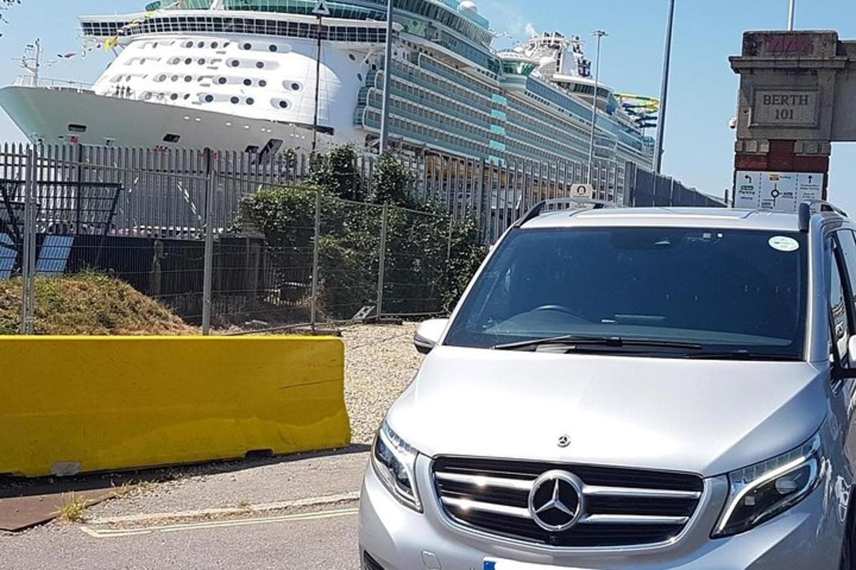 Southampton Cruise Port to London Transfer with Stopover at Windsor Castle
