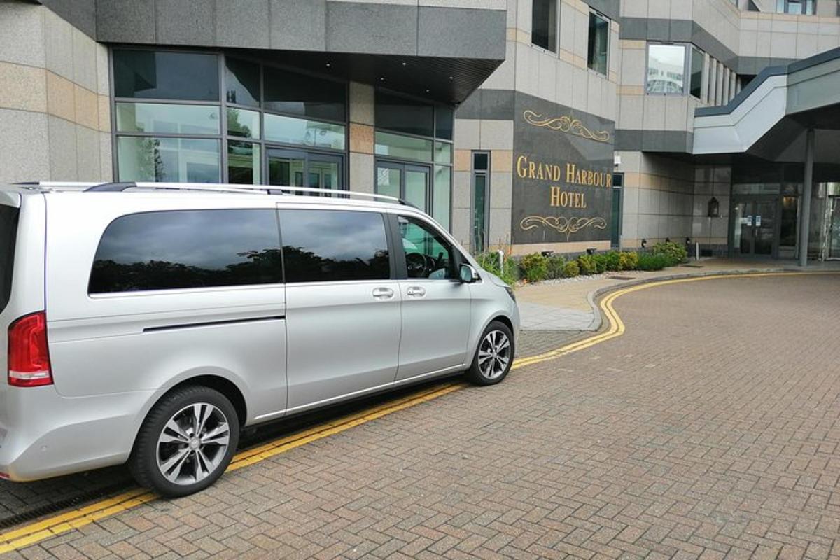 Southampton Cruise Port to London Transfer with Stopover at Windsor Castle