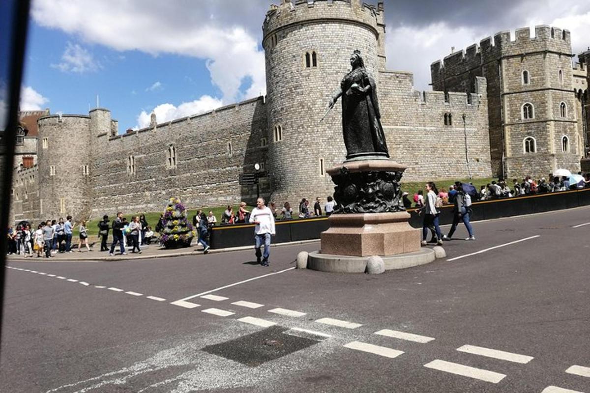 Southampton Cruise Port to London Transfer with Stopover at Windsor Castle