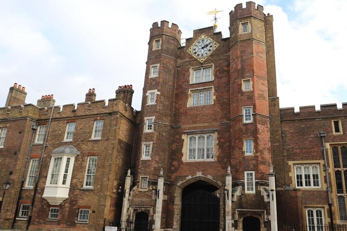 Royal Palaces Tour & Royal High Tea