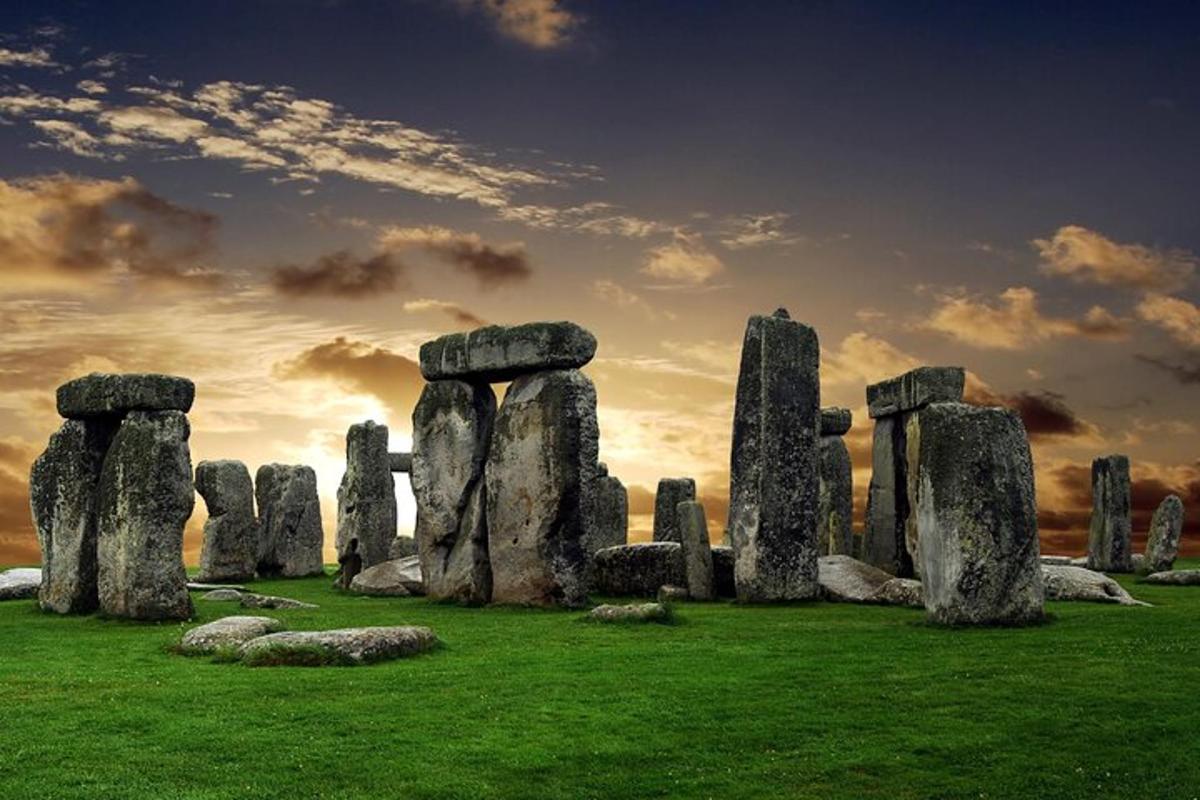 Private Stonehenge, Woodhenge, Avebury Stone Circle from London