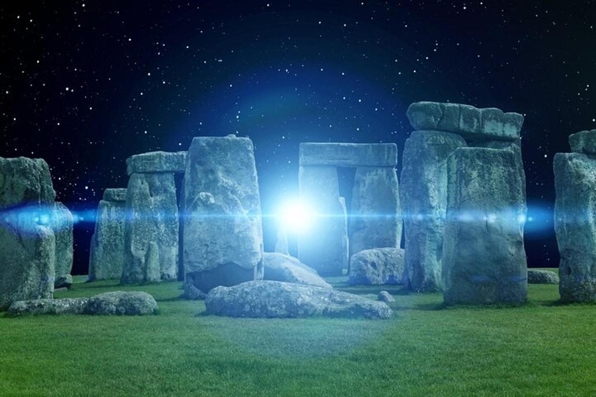 Private Stonehenge, Woodhenge, Avebury Stone Circle from London