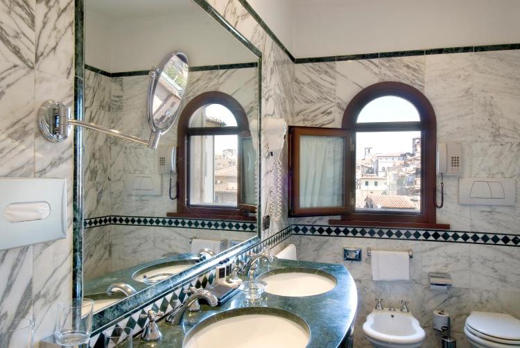 7 nights Italy bed and breakfast (Sina Brufani) flights included