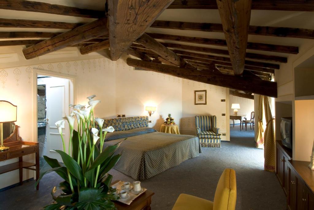 7 nights Italy bed and breakfast (Sina Brufani) flights included