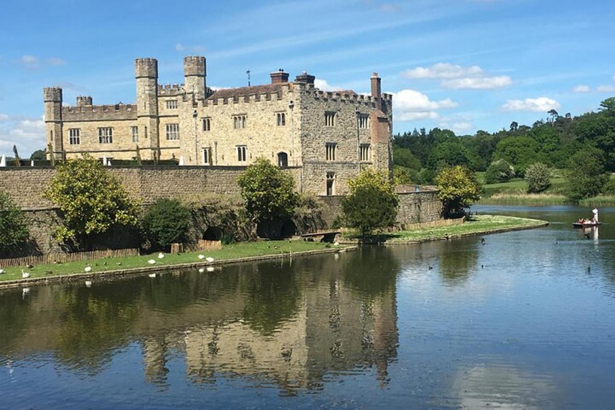 Leeds Castle Private Tour From London With Admission Tickets