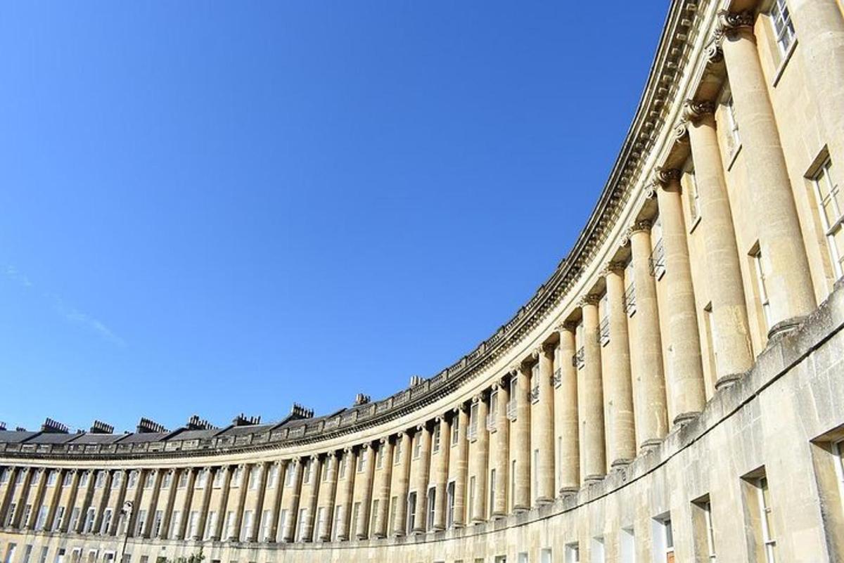 Private Tour to Stonehenge, Bath and The Cotswolds