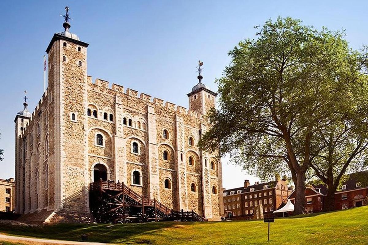 Self-Guided Audio Tour Medieval London Legends, ghosts and fire