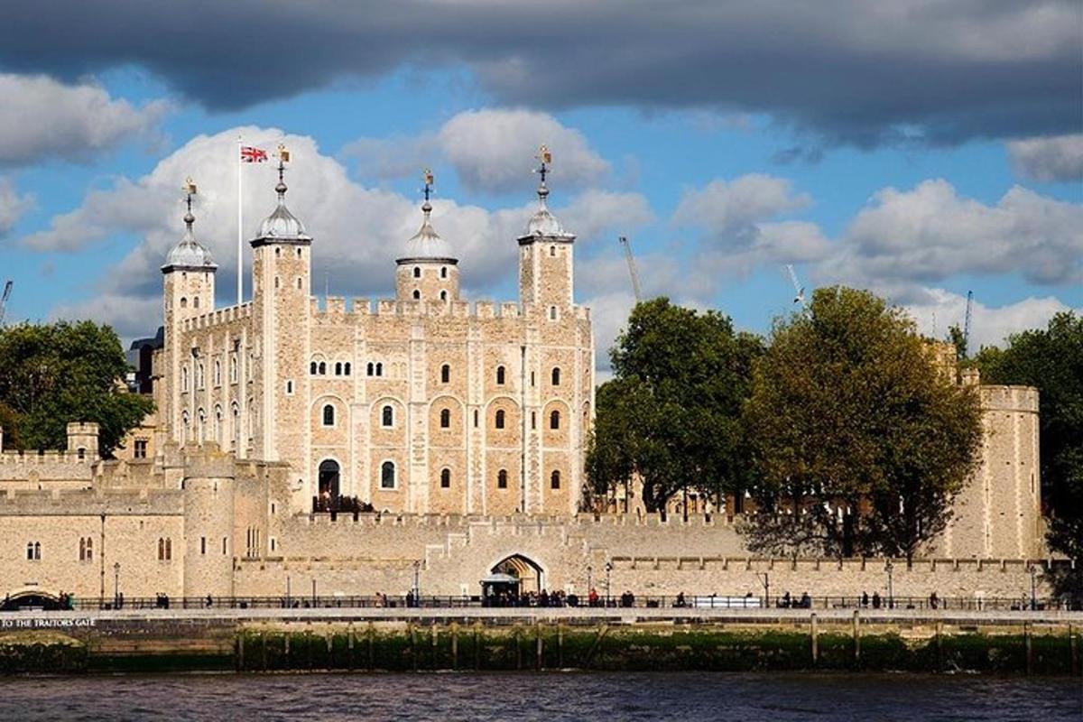 Self-Guided Audio Tour Medieval London Legends, ghosts and fire