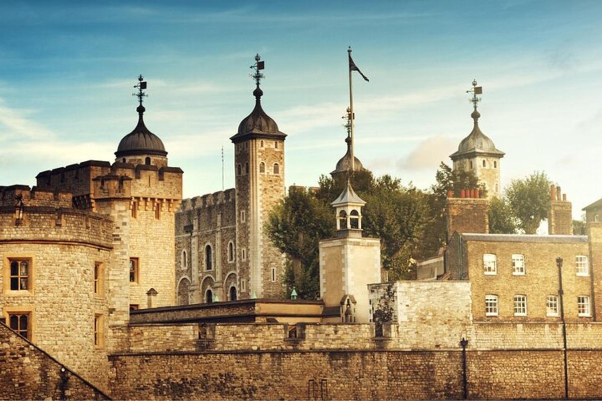 Self-Guided Audio Tour Medieval London Legends, ghosts and fire