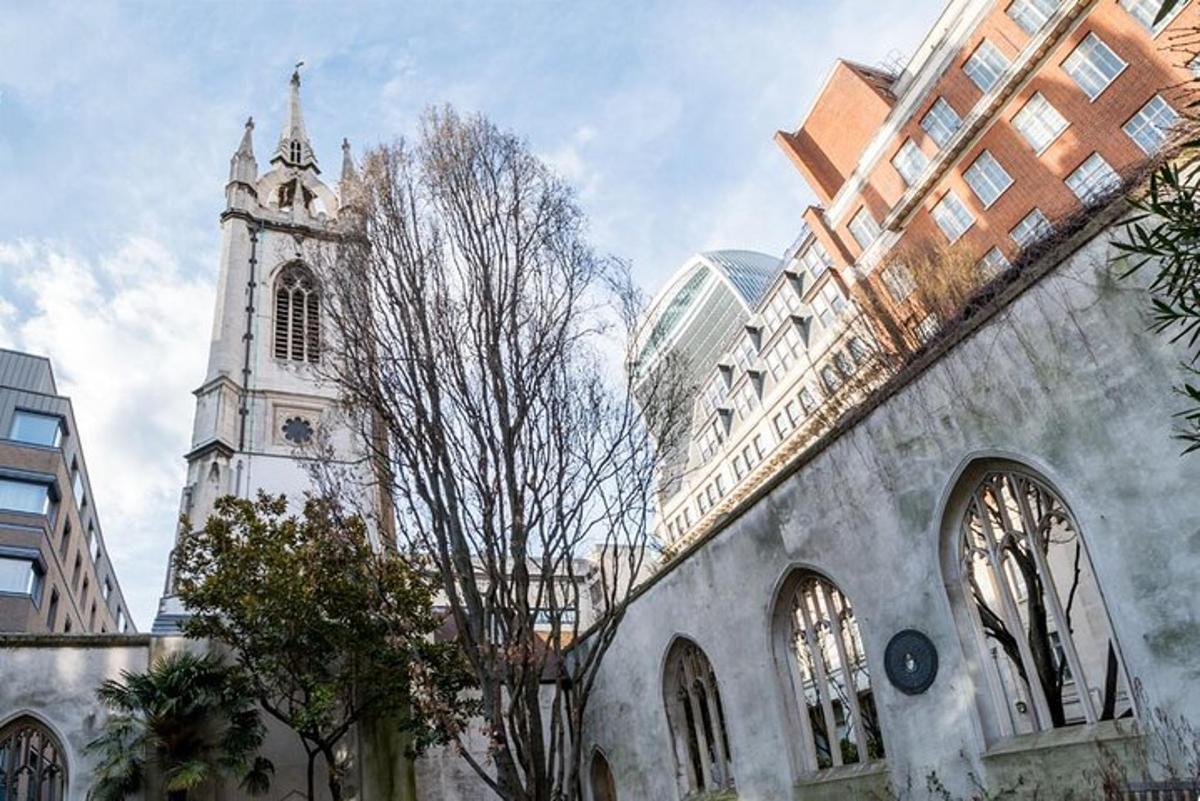 Self-Guided Audio Tour Medieval London Legends, ghosts and fire