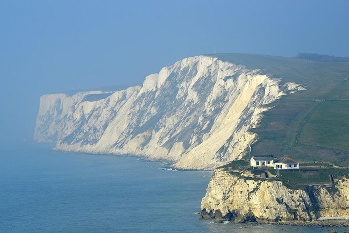Isle of Wight Full-Day Private Tour from London