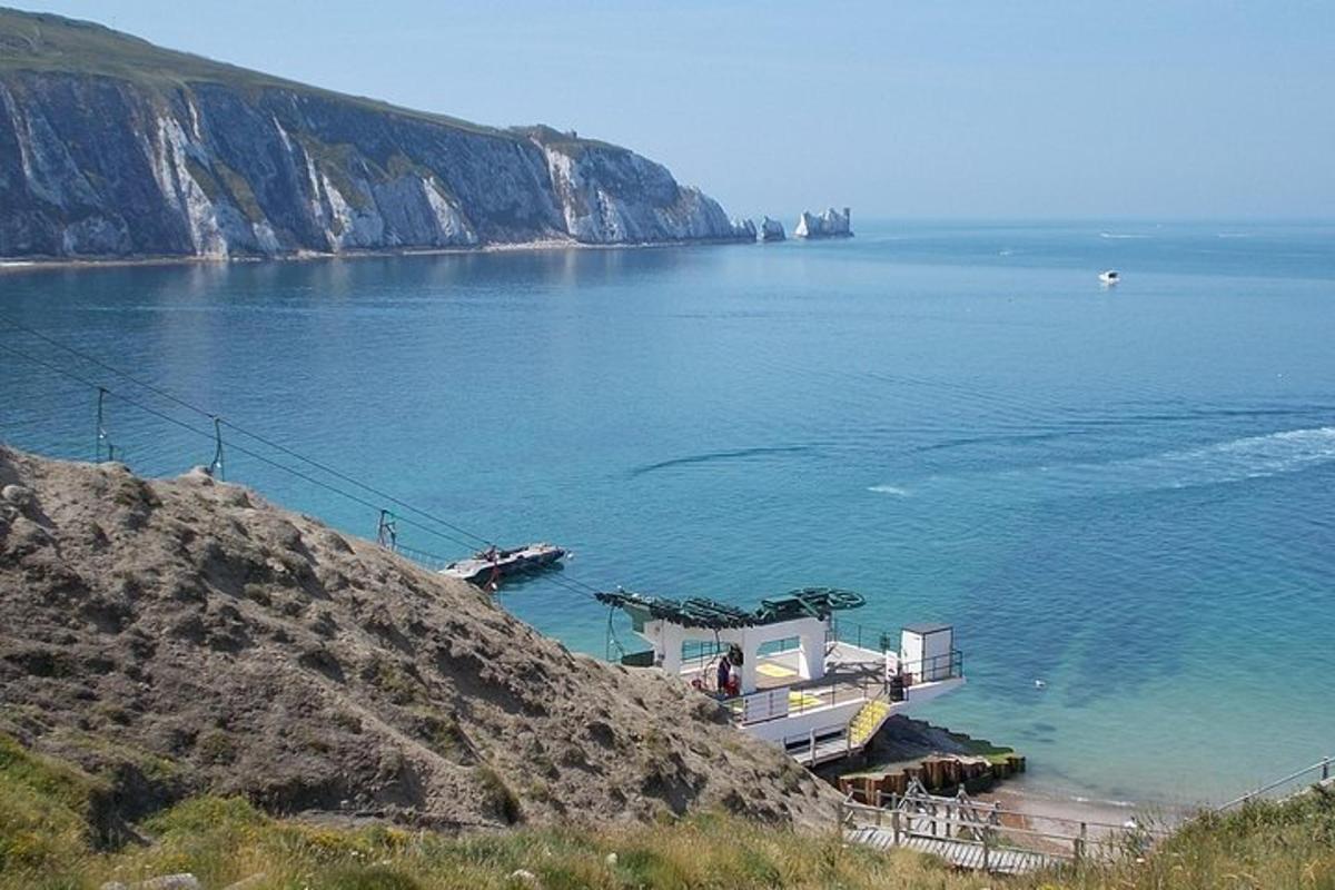 Isle of Wight Full-Day Private Tour from London