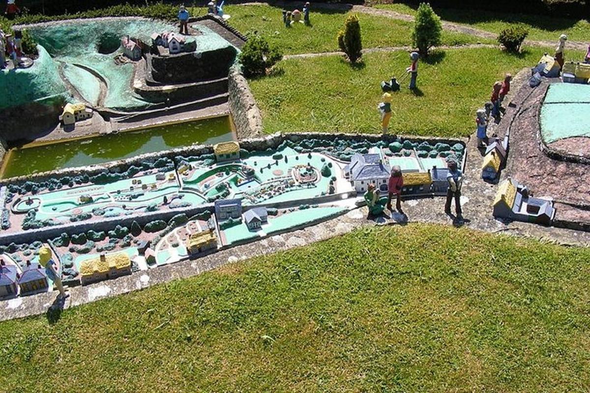Isle of Wight Full-Day Private Tour from London