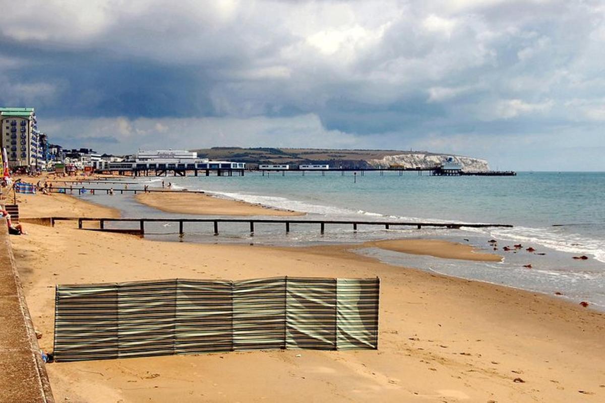 Isle of Wight Full-Day Private Tour from London