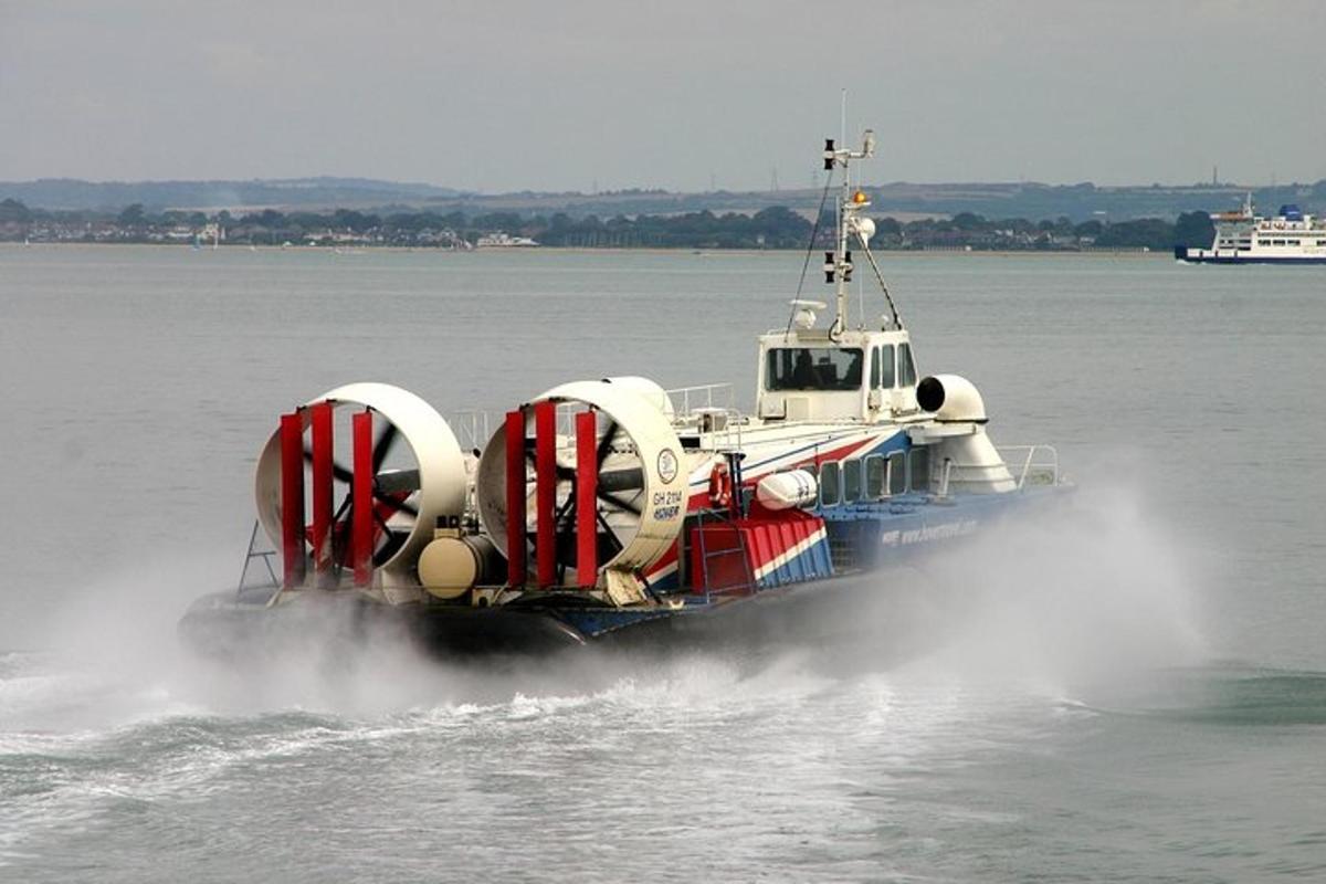 Isle of Wight Full-Day Private Tour from London