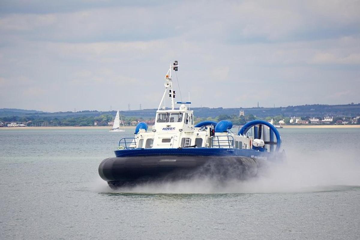Isle of Wight Full-Day Private Tour from London