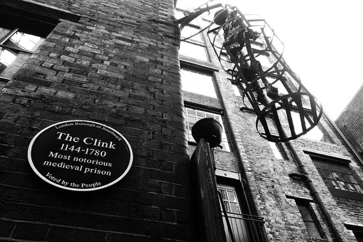 The Best Harry Potter Walking Tour & Potion Making Class