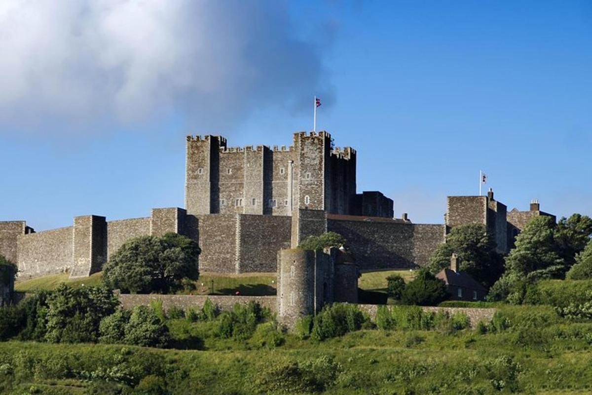 Canterbury Cathedral, Dover Castle & White Cliffs Guided Day Tour from London