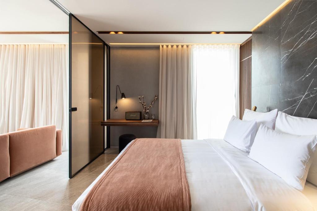 7 nights Greece bed and breakfast (Perianth Hotel) flights included