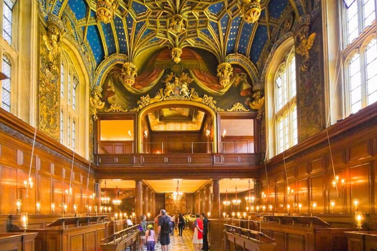 Hampton Court guided tour Full day and High Tea
