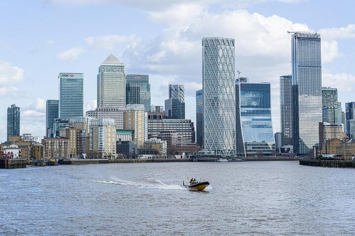 PRIVATE HIRE SPEEDBOAT 'THAMES BARRIER EXPERIENCE - 70 minutes from Embankment