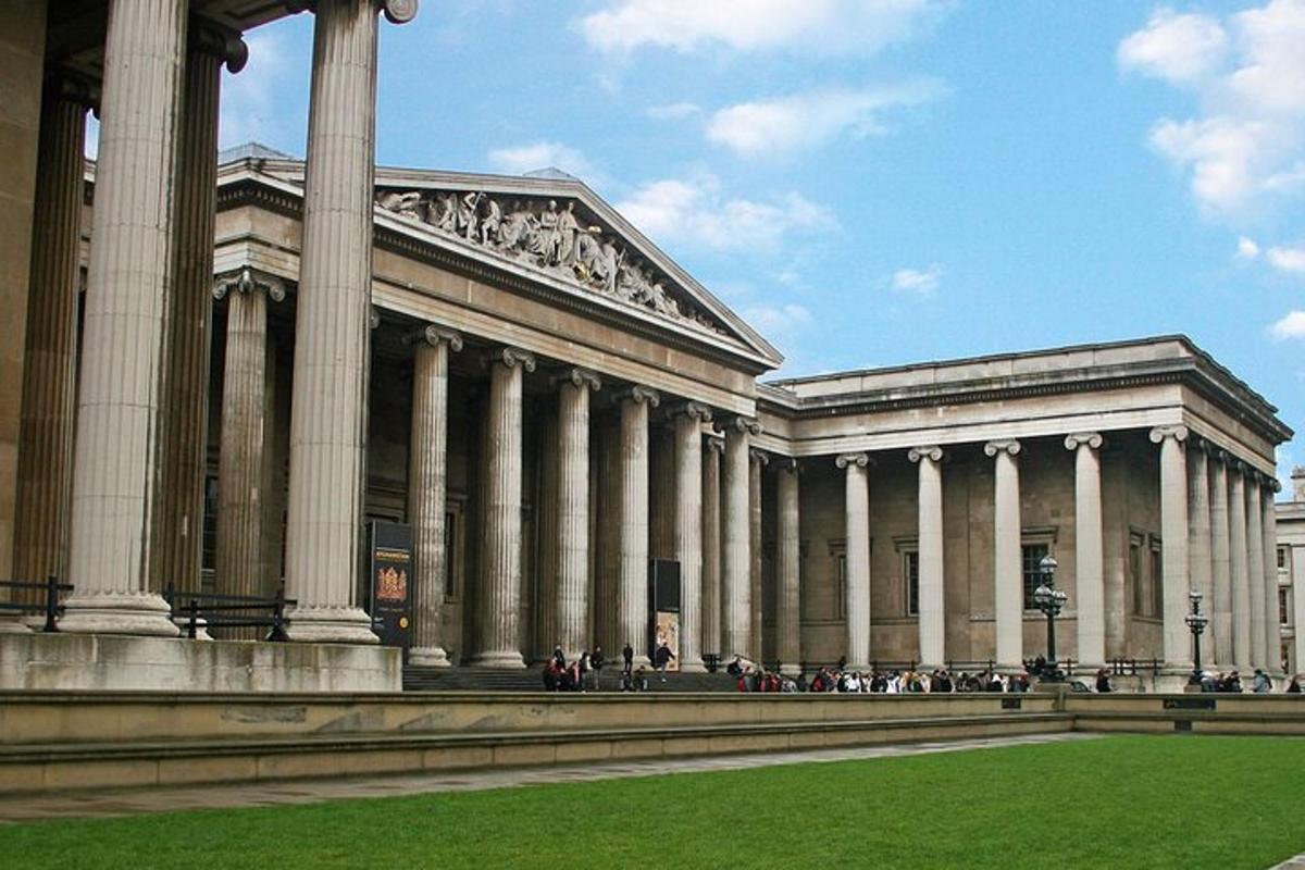 Private Audio Guided Walking Tour in London