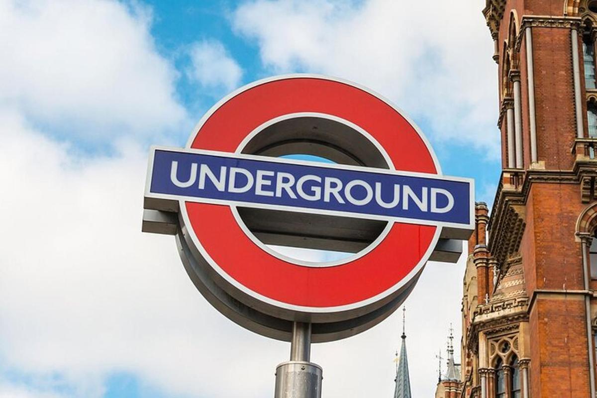 Private Audio Guided Walking Tour in London