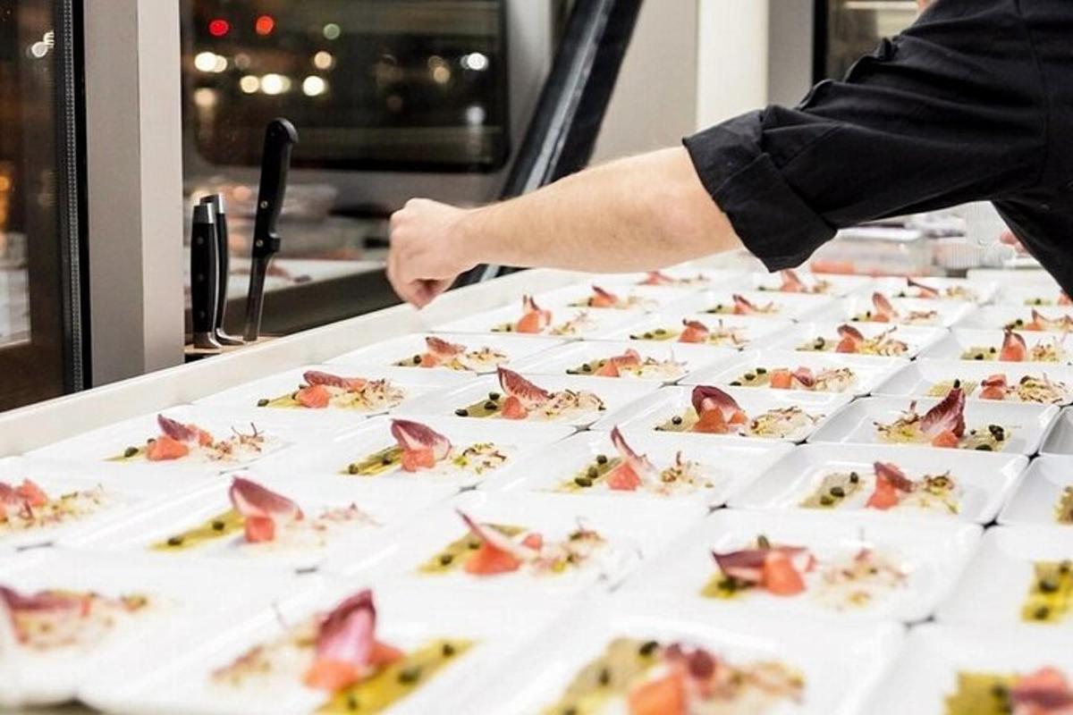 Gourmet 6-course Dinner on luxury London Bus