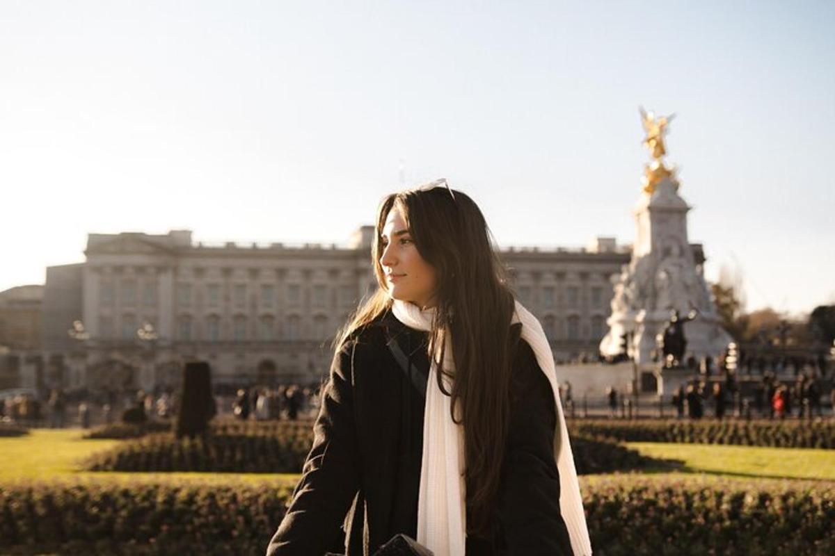 London  Private Photoshoot Outside Buckingham Palace