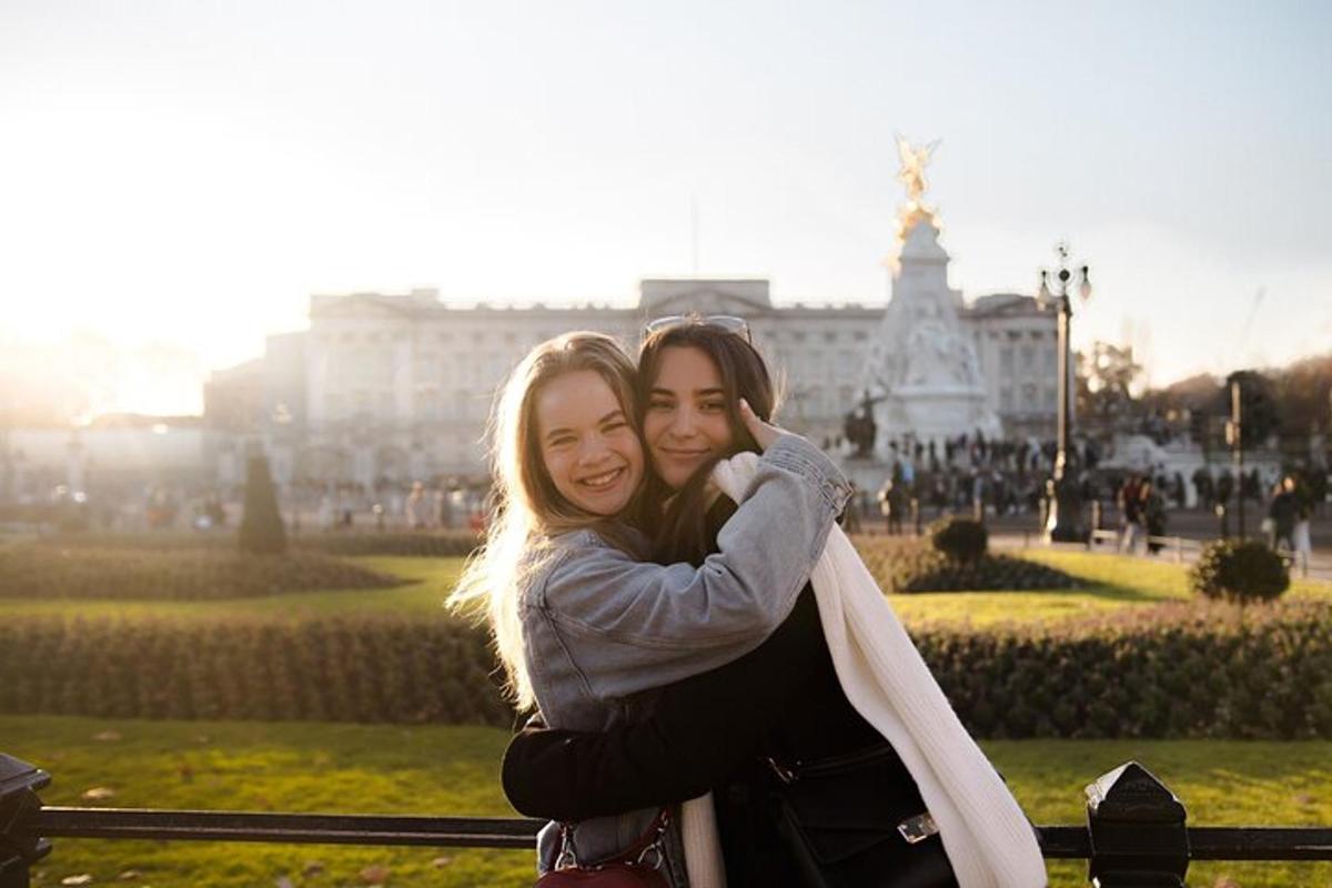London  Private Photoshoot Outside Buckingham Palace