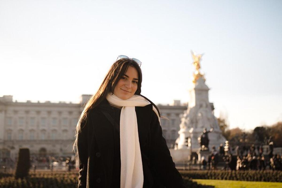 London  Private Photoshoot Outside Buckingham Palace
