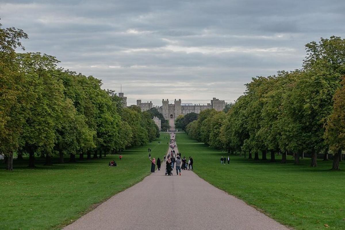 Royal Windsor Castle Private Tour with Fast Track pass
