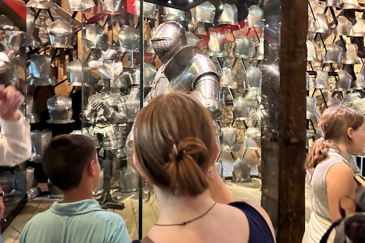 Kid-Friendly Tour Tower of London and Tower Bridge Entry