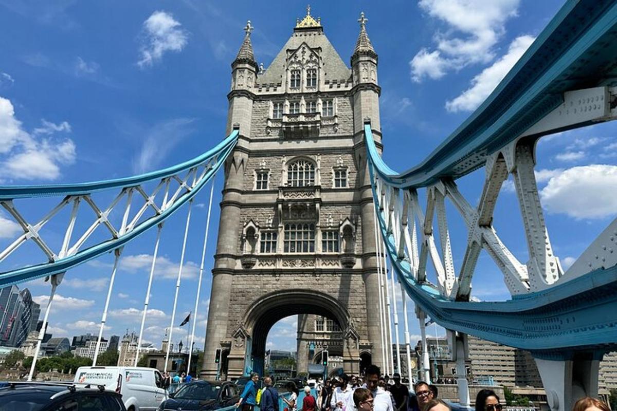 Kid-Friendly Tour Tower of London and Tower Bridge Entry