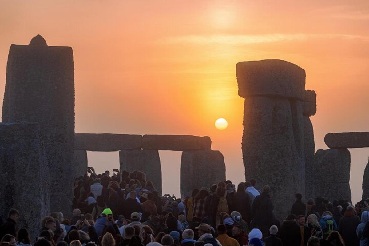 Stonehenge Summer Solstice Tour from London Sunset or Sunrise Viewing