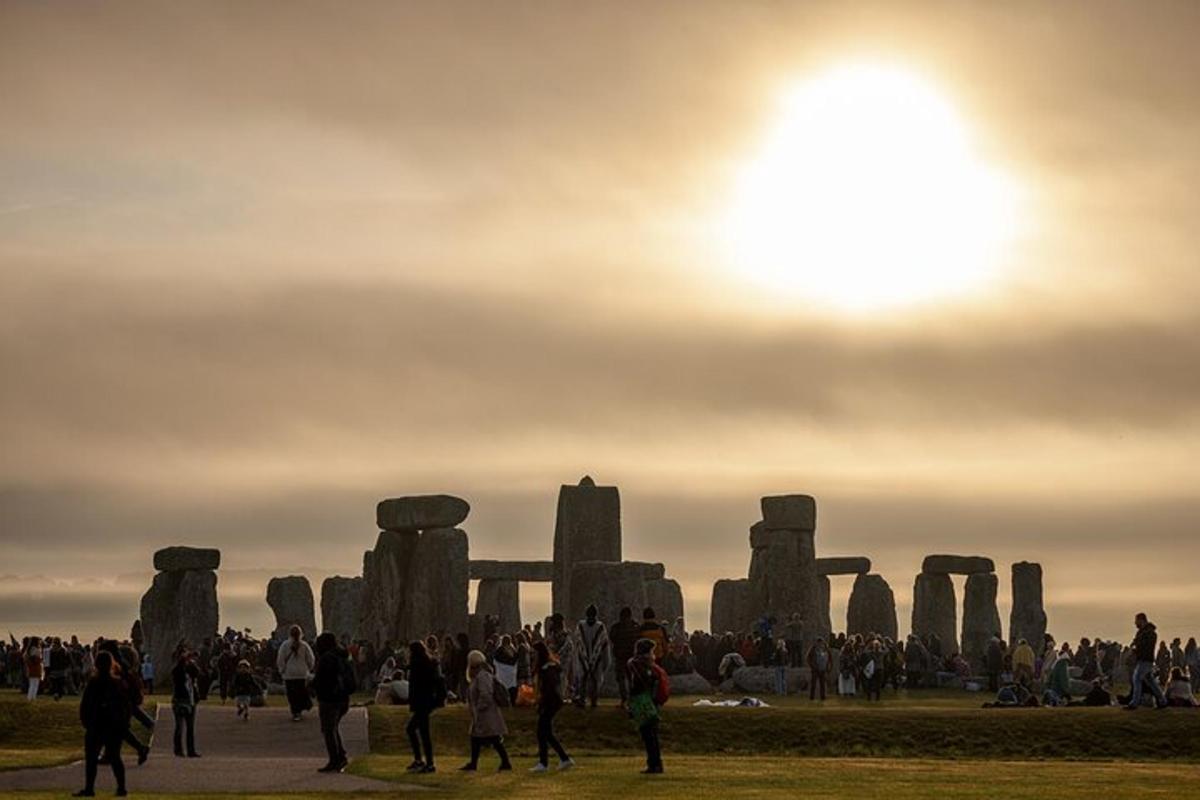 Stonehenge Summer Solstice Tour from London Sunset or Sunrise Viewing