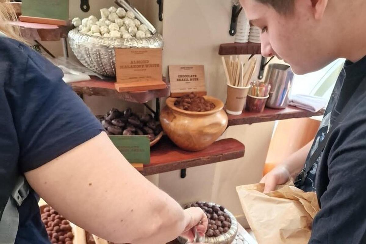 3-Hour Borough Market Food Tour with Local London Guide