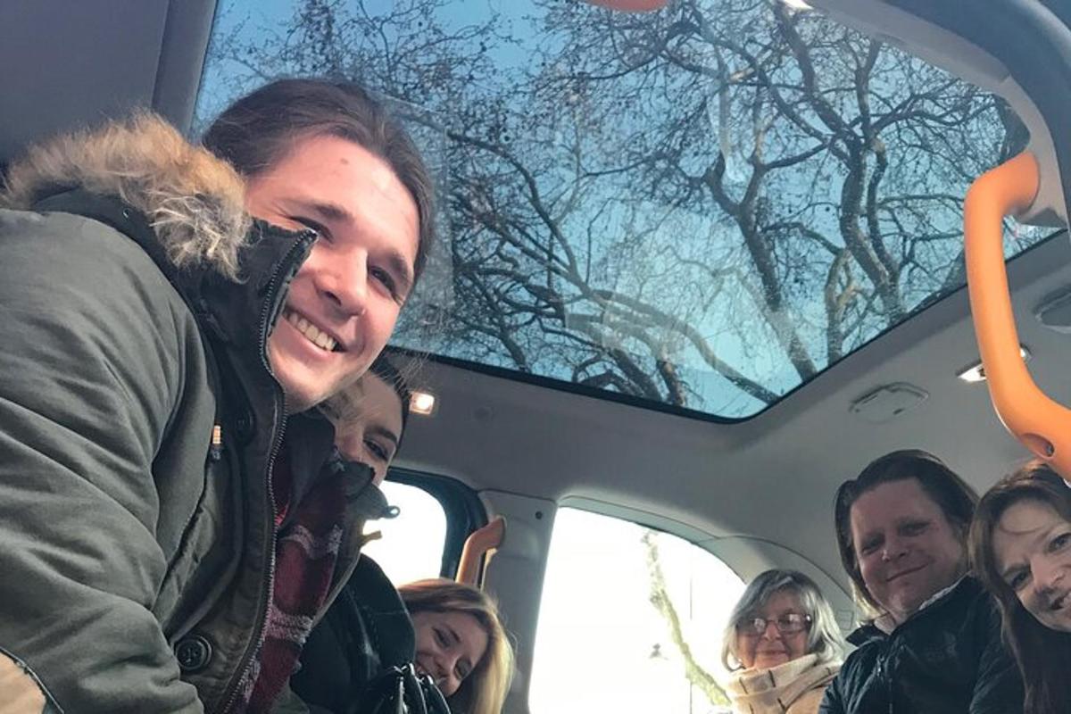 Private London Tours by experienced guide in hybrid London Taxi