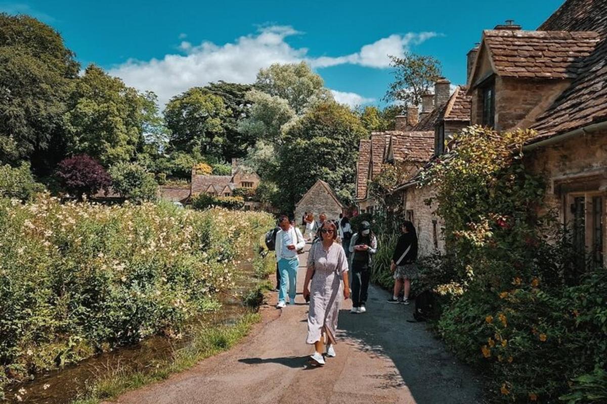 Two-course Cotswolds Lunch and Guided Tour