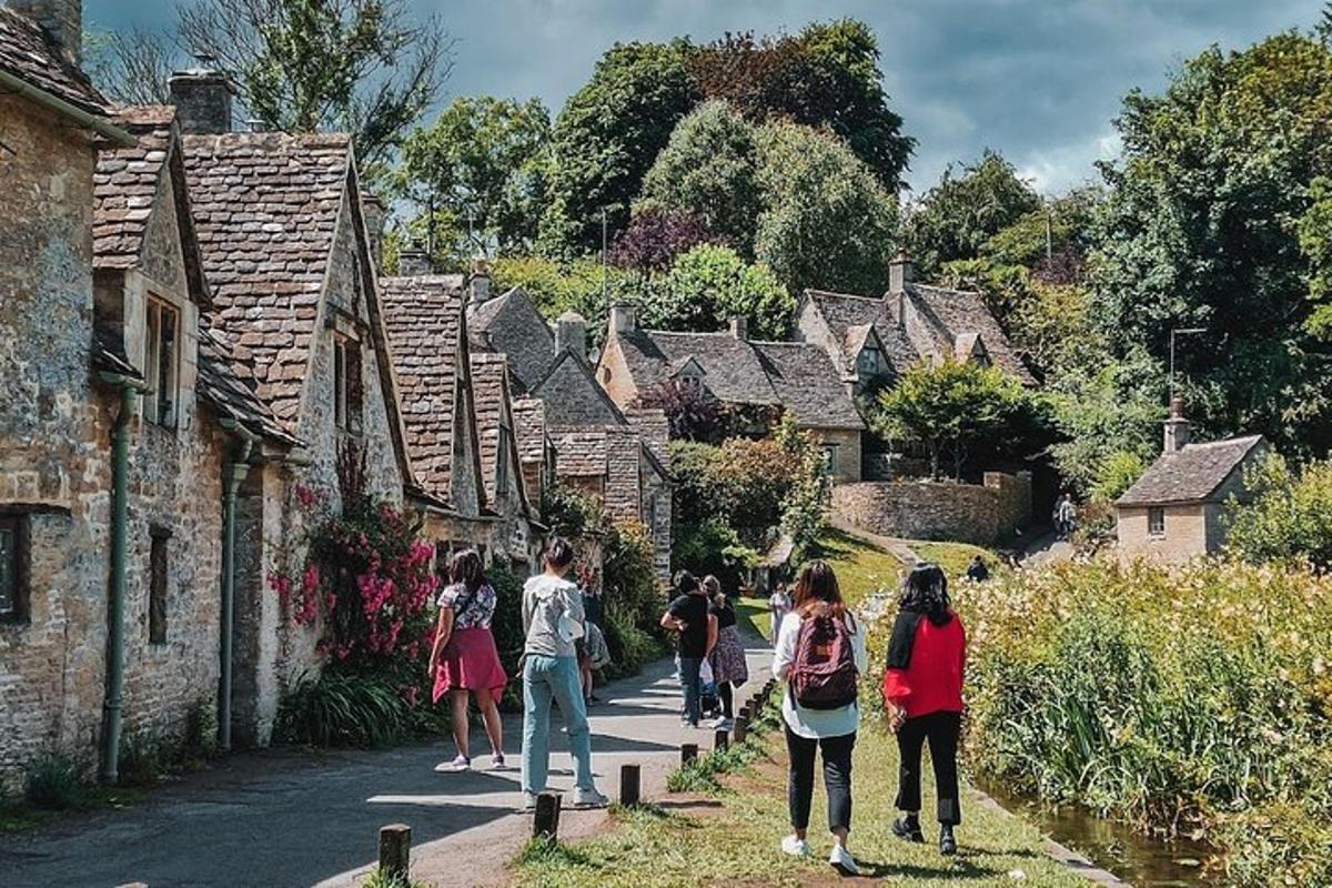 Two-course Cotswolds Lunch and Guided Tour