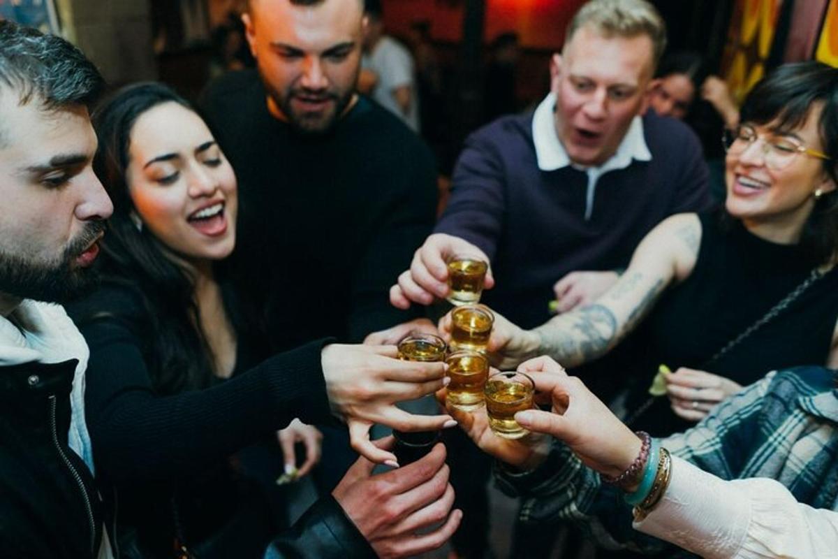Tipsy London's Nightlife Tour with Drinks Included