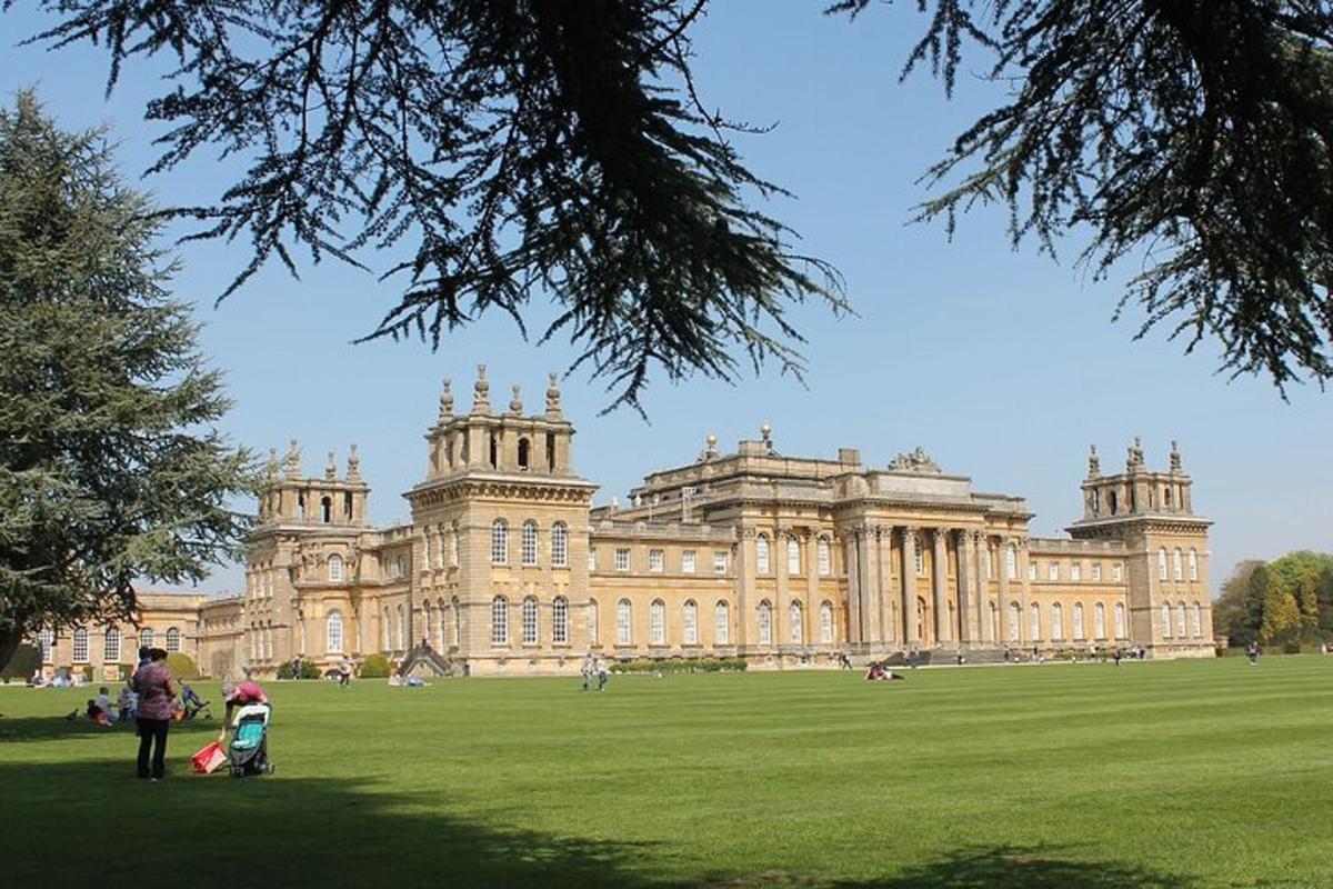 Blenheim palace Shakespeare Warwick Castle Private Tour with pass