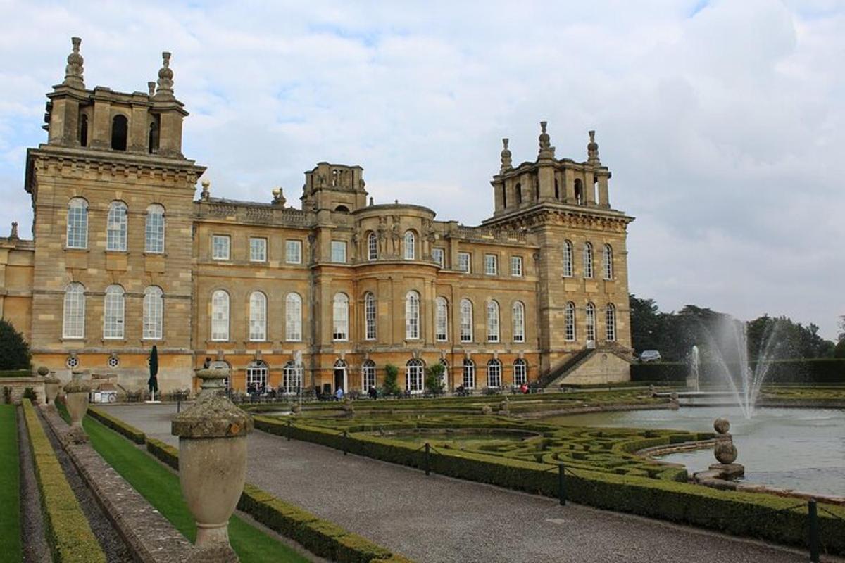 Blenheim palace Shakespeare Warwick Castle Private Tour with pass